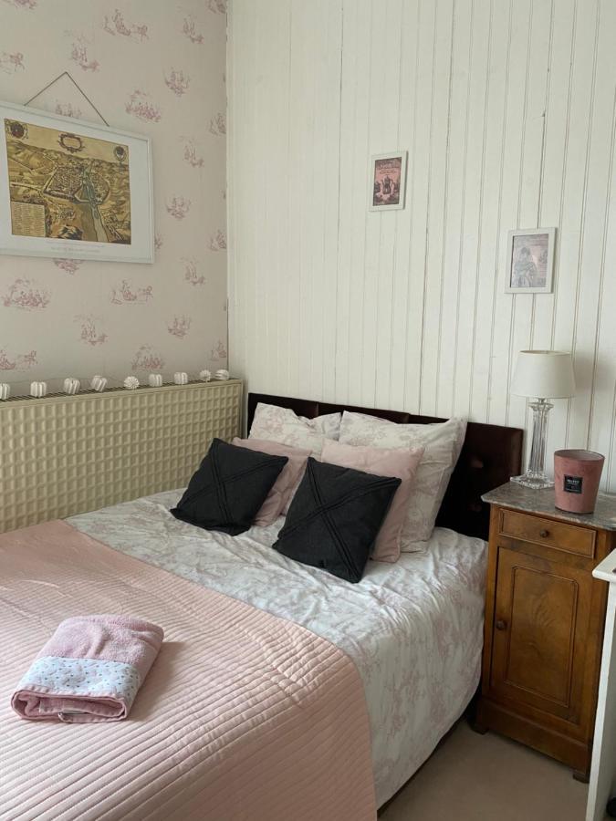 Le Trianon Bed & Breakfast Le Bourgneuf-la-Foret Luaran gambar